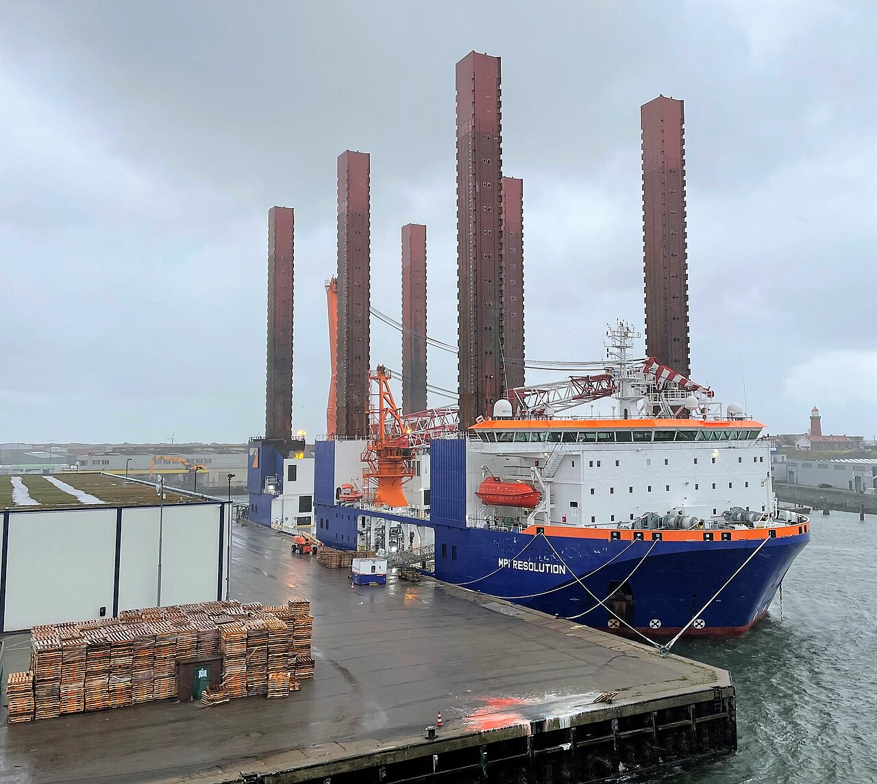 Offshore wind turbine installation vessel