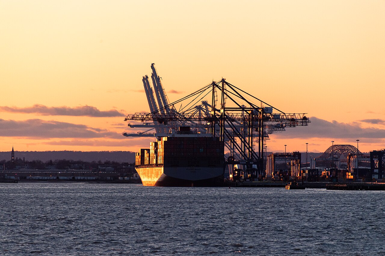 Who Owns Greece's Major Ports? Foreign Operators Expand Role Alongside State Control