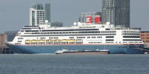 Cruise Ship AIDAperla Breaks Free of Moorings in Le Havre Amid Storm, Strikes Quay Wall