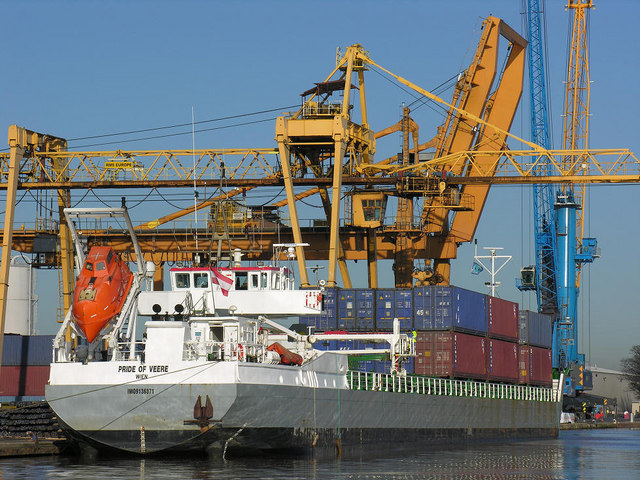 Fire-Damaged Car Carrier Min Jiang Kou Flares Up Again Off Panama, Delaying Tow to Asia