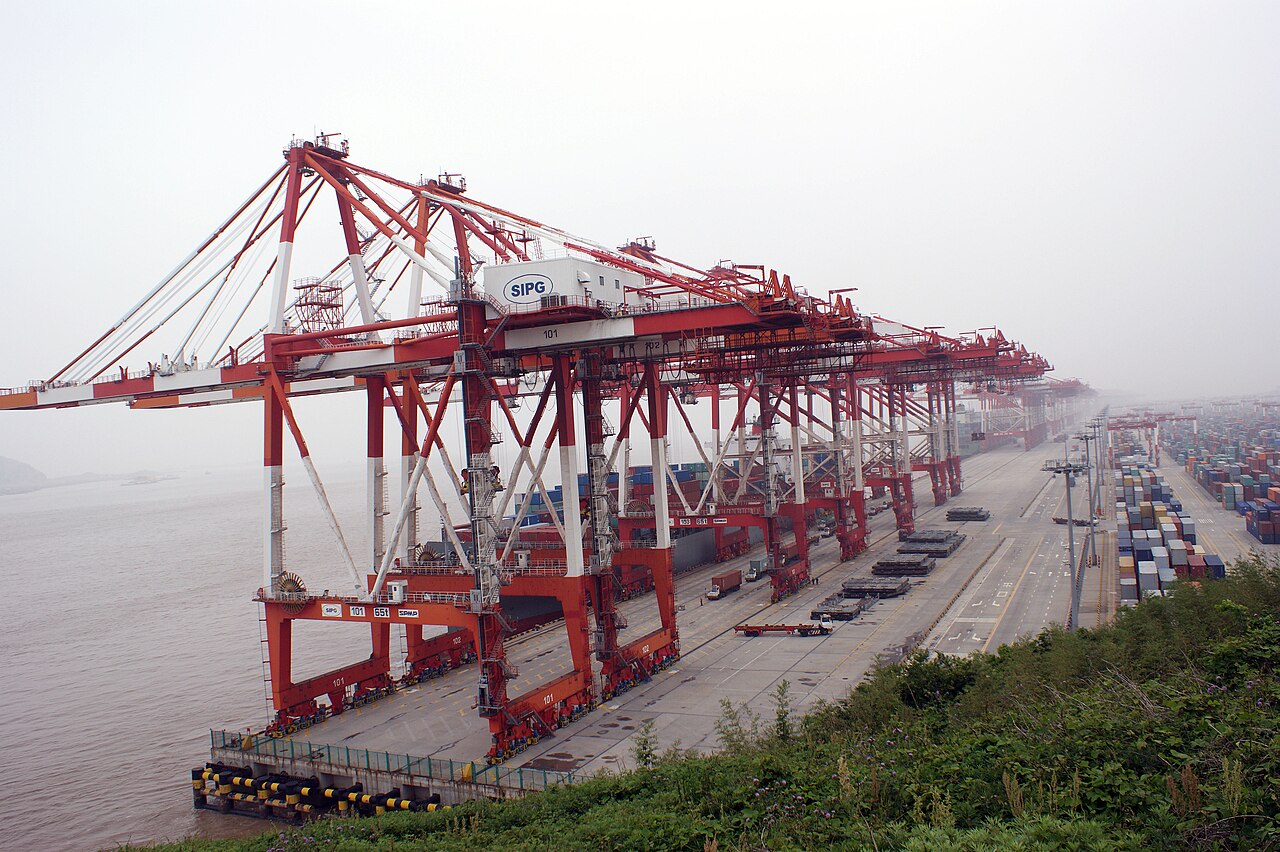 Port of Shanghai Handles Record 5.1 Million TEU in September, Clearing Typhoon Backlog