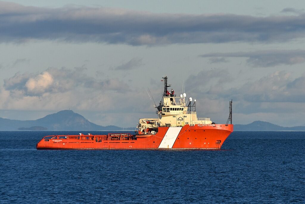 Hapag-Lloyd-Chartered Boxship Espirito Santos Express Abandoned After Atlantic Explosion and Fire