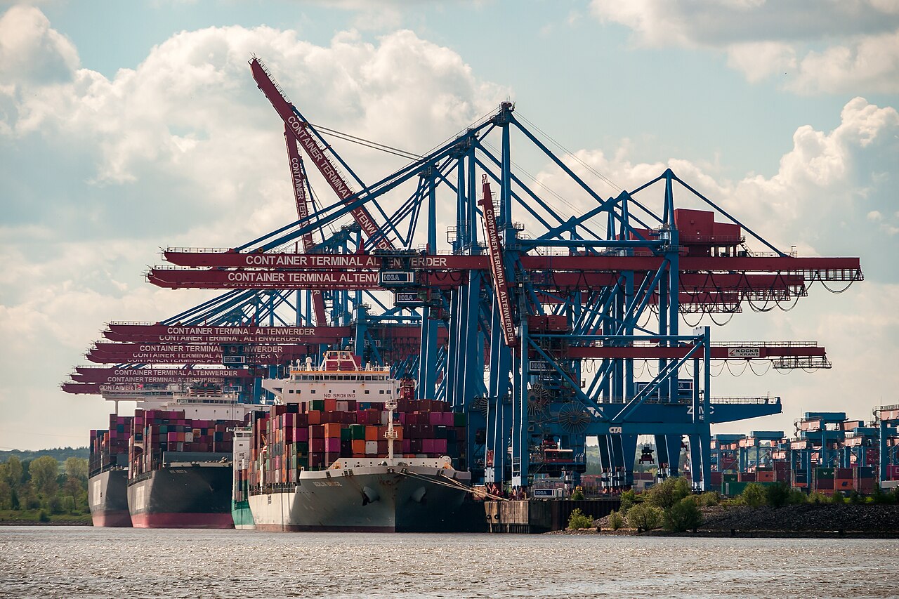 HHLA Cuts 2026 Earnings Forecast Again as Strikes and Automation Hit Hamburg Terminals